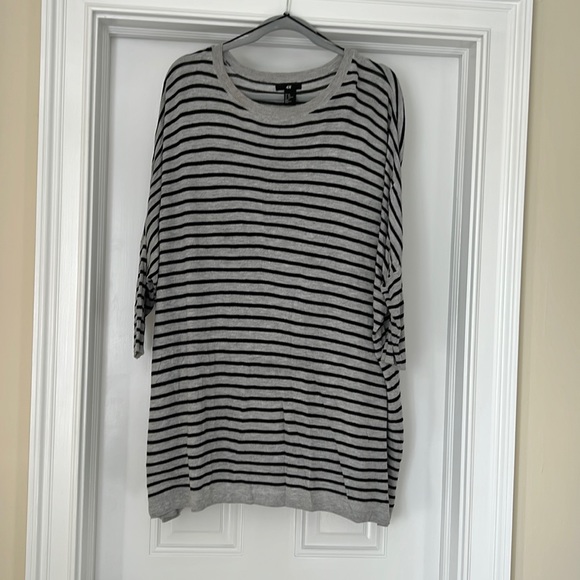 Oversized gray and black striped light weight H&M sweater - Picture 1 of 3